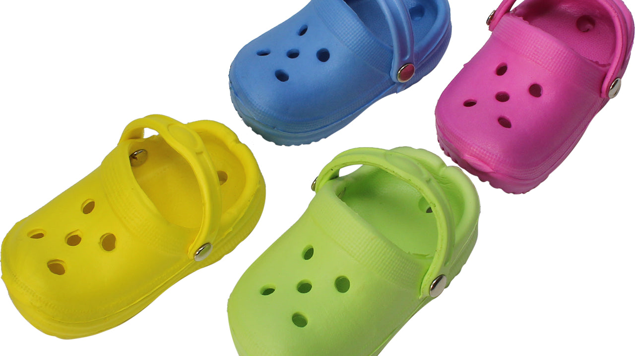 Do Mini Sandals Make Good Bird Toys?