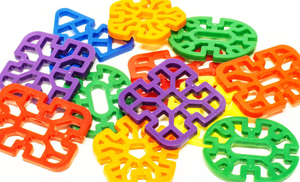 2376 BULK Pk145 Colorful Plastic Snowflakes - Bonka Bird Toys